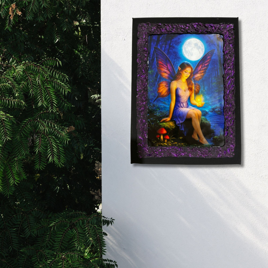 Cuadro hada del bosque bajo la luna decorado a mano colgado en pared
