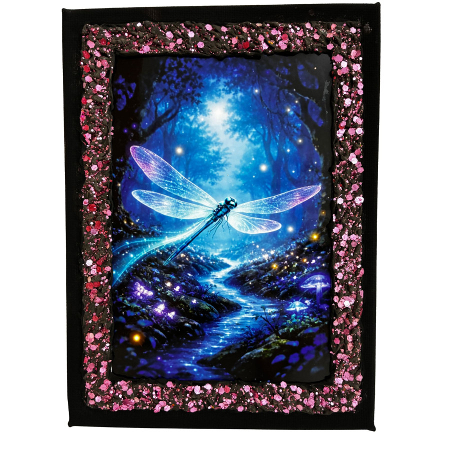 Cuadro libélula luminosa volando sobre un arroyo en bosque mágico nocturno