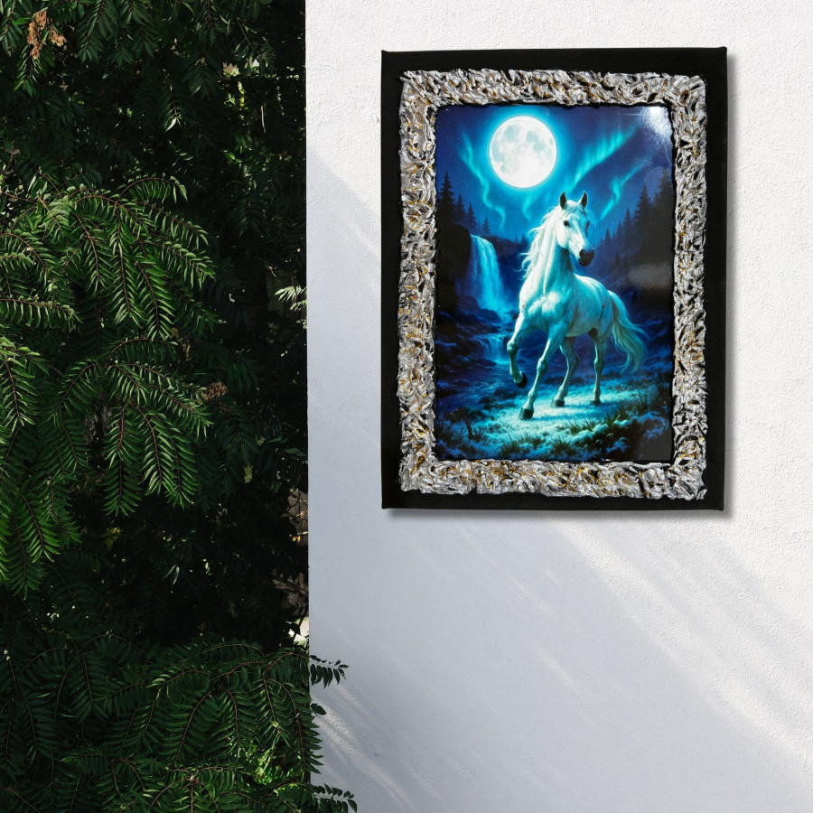 Cuadro caballo blanco bajo la luna decorado a mano colgado en pared