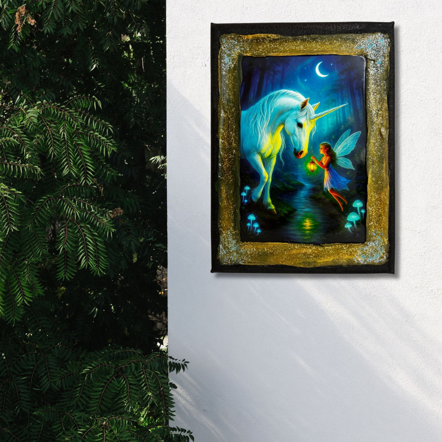 Cuadro unicornio y hada en bosque mágico decorado a mano colgado en pared