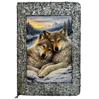Libreta Lobos del Invierno con ilustración de dos lobos en paisaje nevado