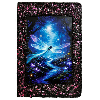 Libreta Libélula Mágica con ilustración de libélula luminosa en bosque encantado