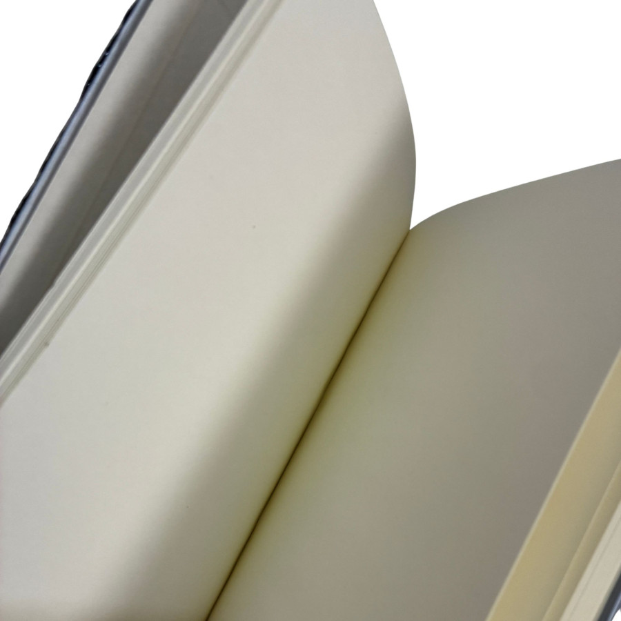 Interior libreta hojas blancas