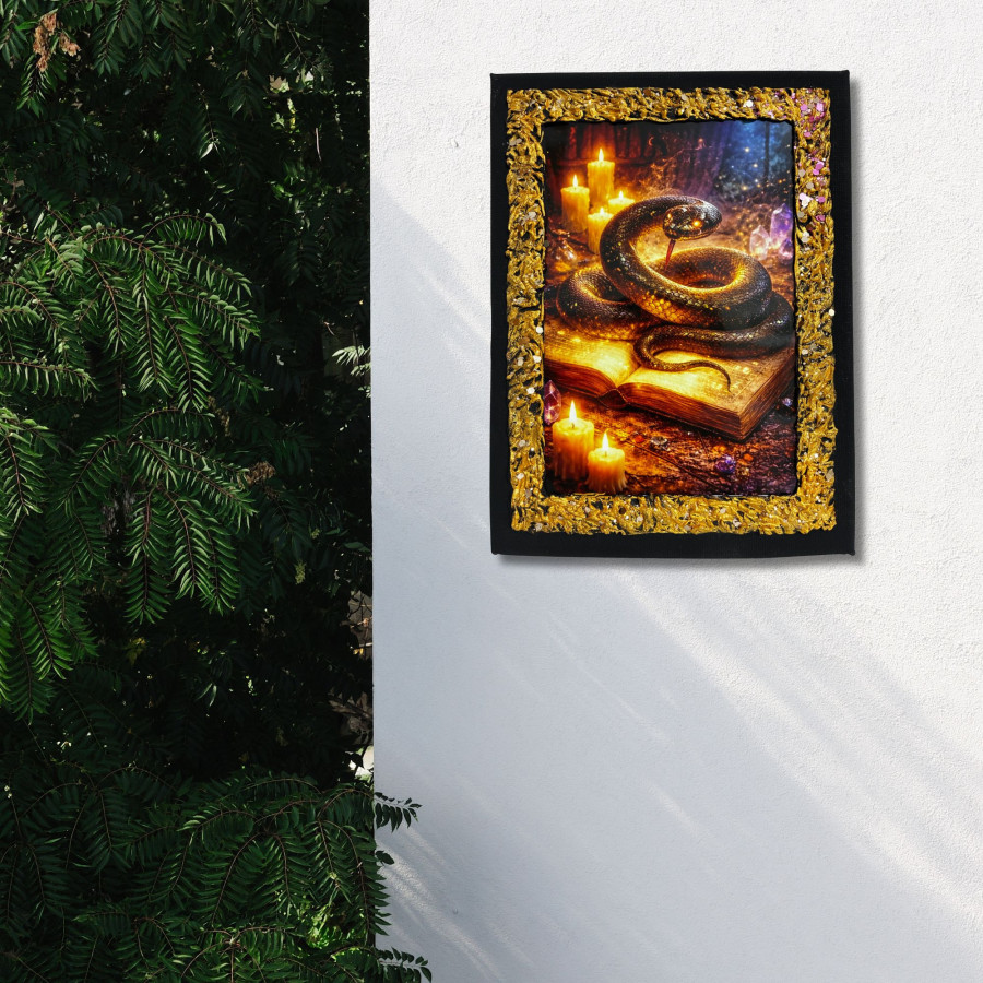 Cuadro serpiente mágica en lienzo decorado a mano colgado en pared